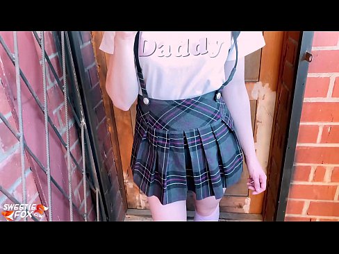 ❤️ Schoolgirl sûget har lul djip en neukt ynstee fan klassen. ❤❌ Harde porno by wy ﹏