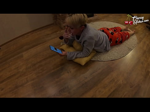❤️ Gekke blonde sûgje Enorme lul dy't derop sûgje en stuiterje - Anale seks ❤❌ Harde porno by wy ﹏