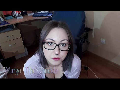 ❤️ Sexy famke mei bril sûget dildo djip op kamera ❤❌ Harde porno by wy ﹏