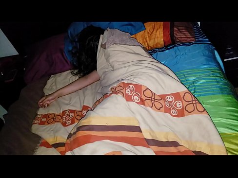 ❤️ Styfsoan bespot syn jonge styfmem wylst se sliept. ❤❌ Harde porno by wy ﹏